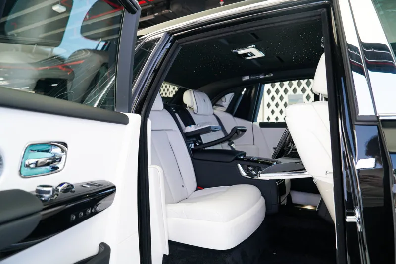 2025 Rolls Royce Phantom in Dubai
