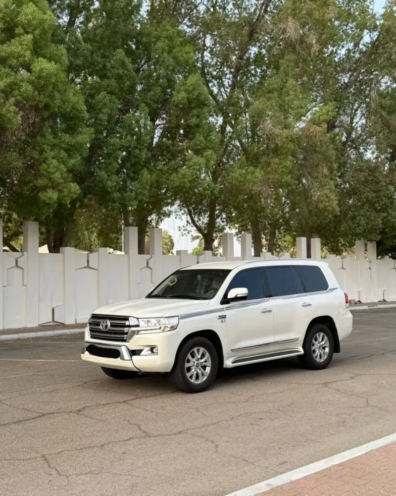 2017 Toyota Land Cruiser in Dubai