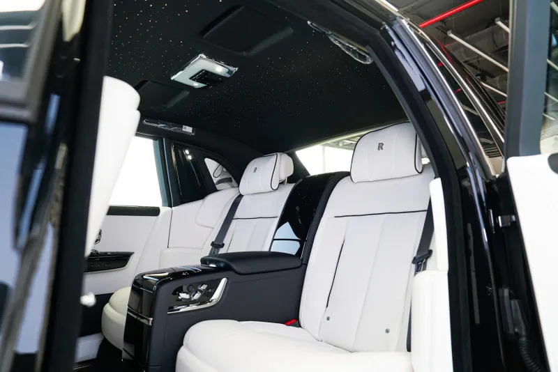 2025 Rolls Royce Phantom in Dubai
