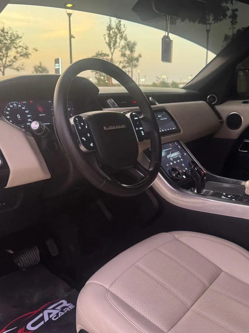 2019 Land Rover Range Rover Sport in Dubai