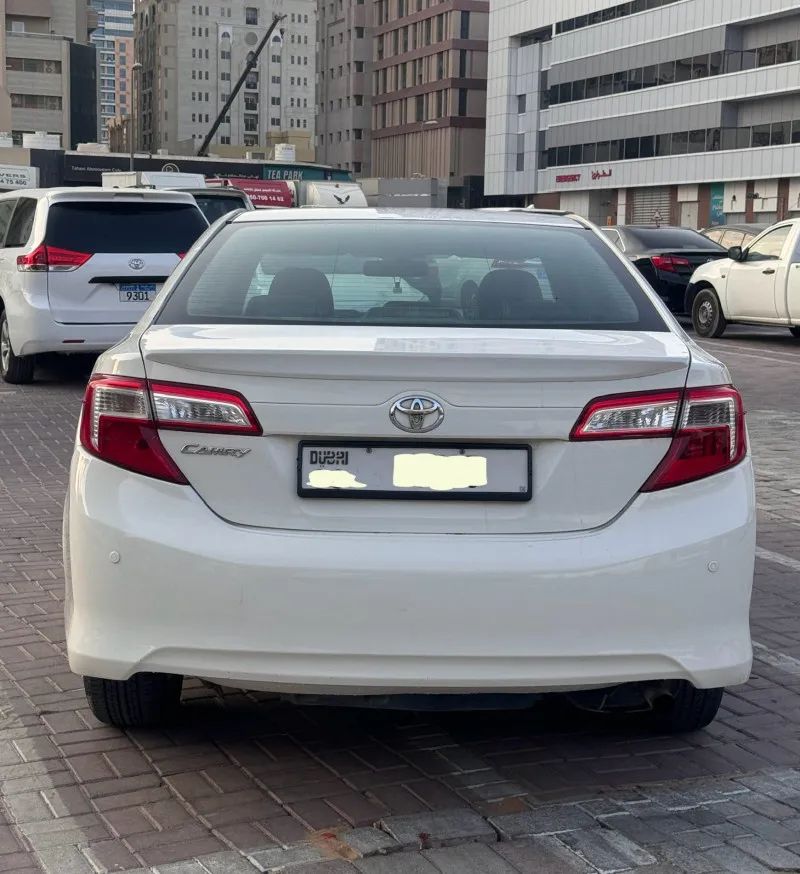 2015 تويوتا كامري in Dubai