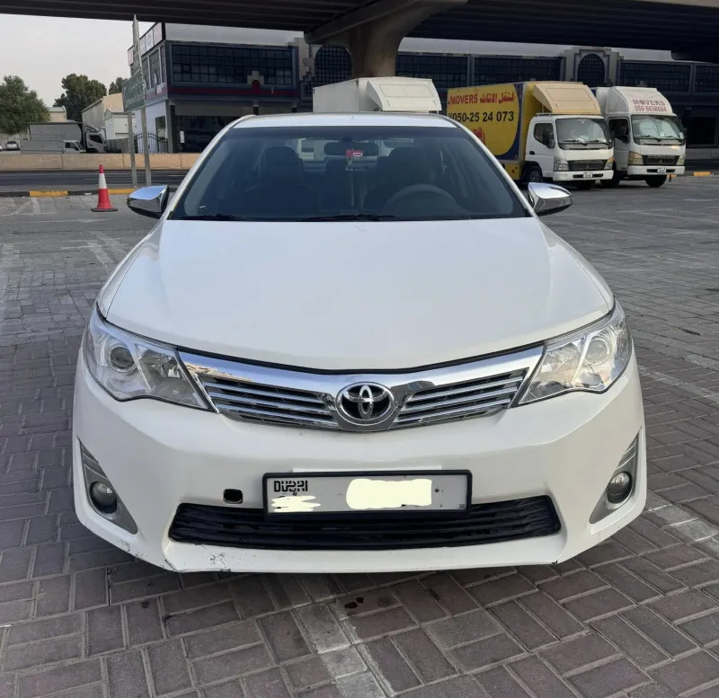 2015 تويوتا كامري in Dubai