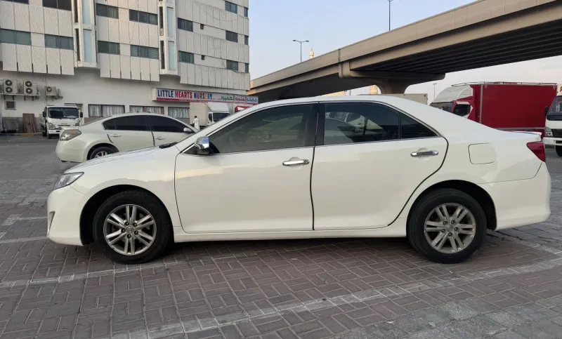 2015 تويوتا كامري in Dubai