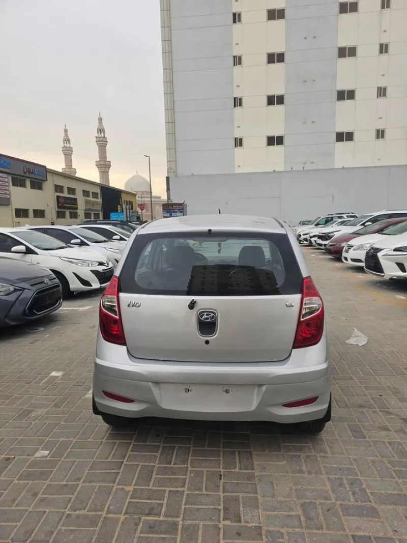 2015 هيونداي آي١٠ in Dubai
