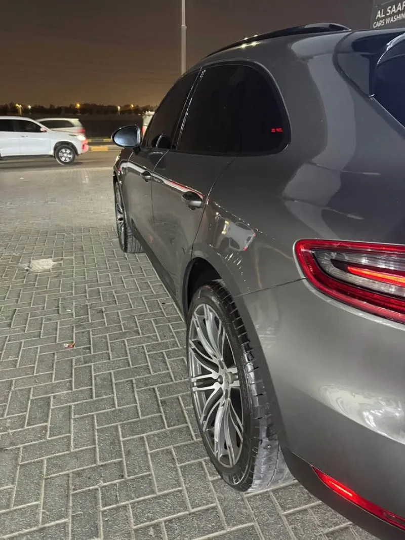 2018 Porsche Macan in Dubai