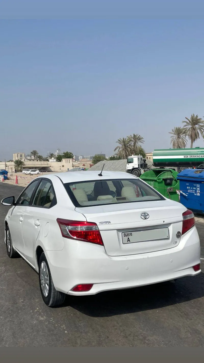 2015 تويوتا ياريس in Dubai