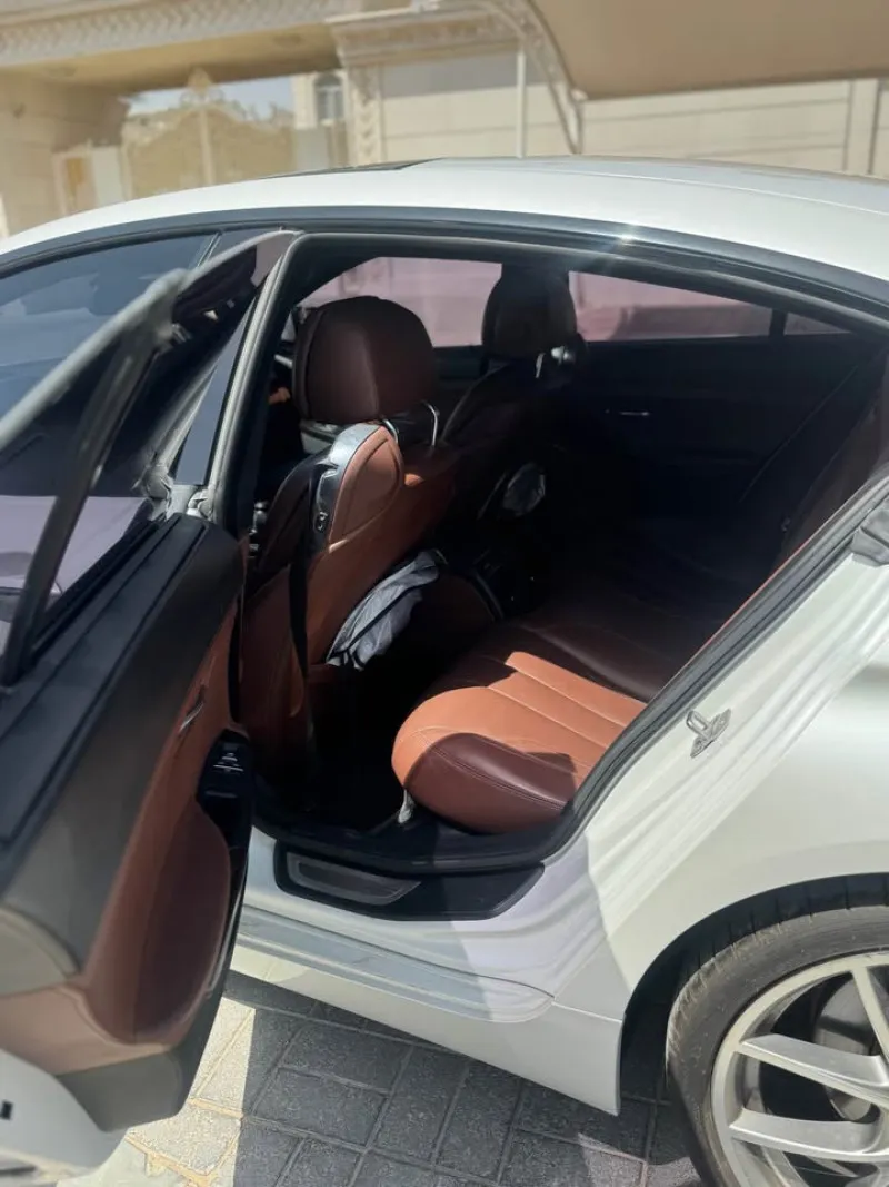 2013 بي أم دابليو الفئة - 6 in Dubai