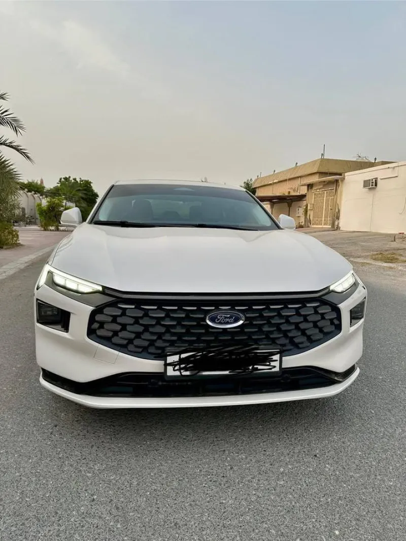 2023 Ford Taurus in Dubai