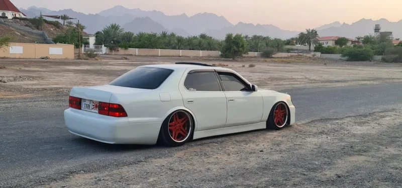 2000 لكزس آل آس ٤٠٠ in Dubai