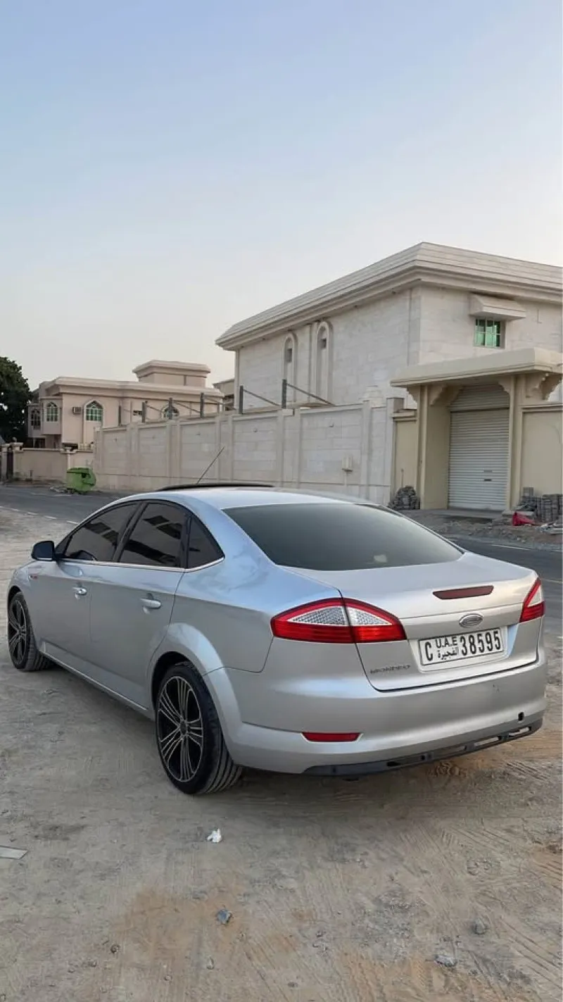2009 فورد مونديو in Dubai
