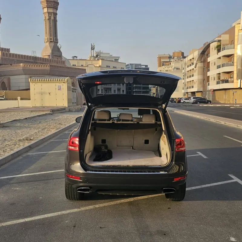2012 Volkswagen Touareg in Dubai