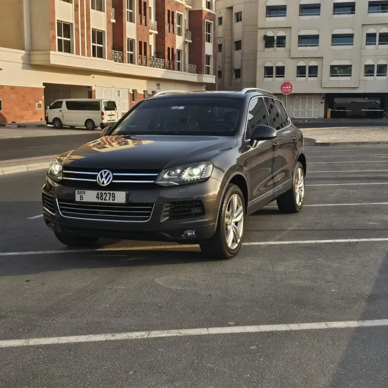 2012 Volkswagen Touareg in Dubai