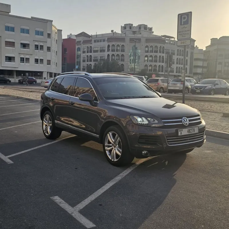 2012 Volkswagen Touareg in Dubai