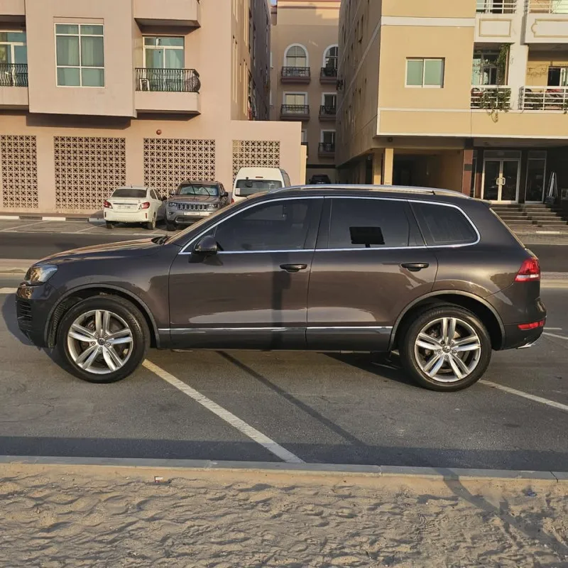 2012 Volkswagen Touareg in Dubai