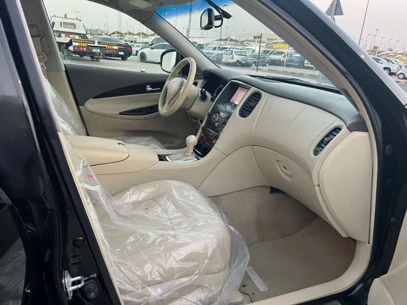 2015 Infiniti QX50 in Dubai