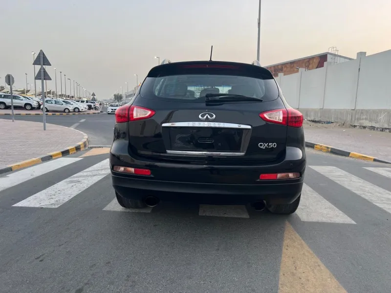 2015 Infiniti QX50 in Dubai