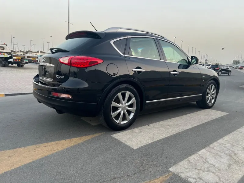 2015 Infiniti QX50 in Dubai