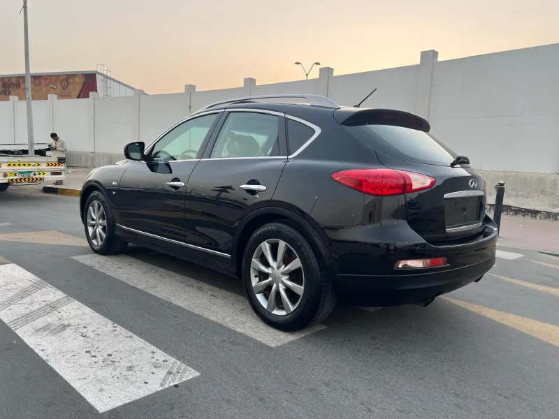 2015 Infiniti QX50 in Dubai