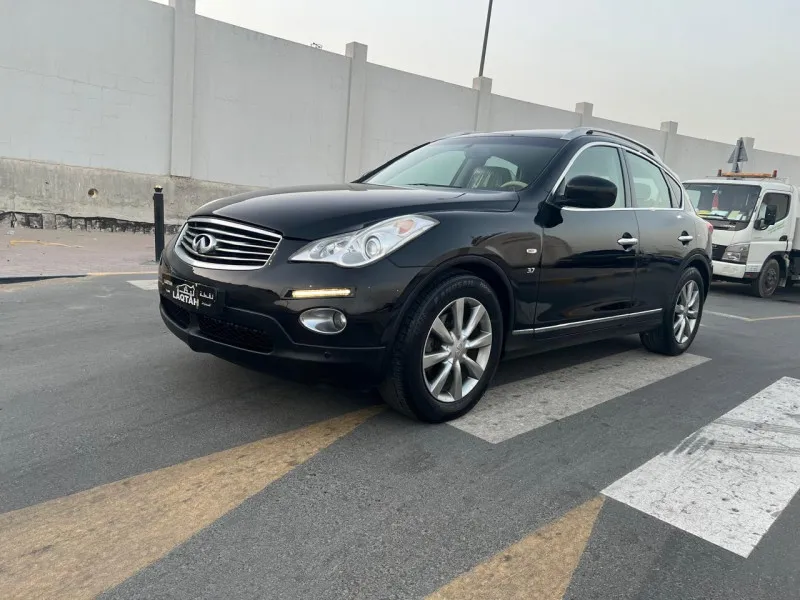 2015 Infiniti QX50 in Dubai