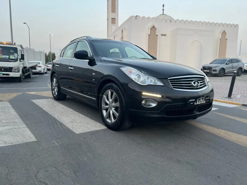 2015 Infiniti QX50 in Dubai