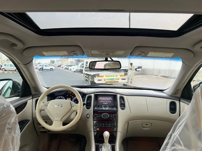 2015 Infiniti QX50 in Dubai