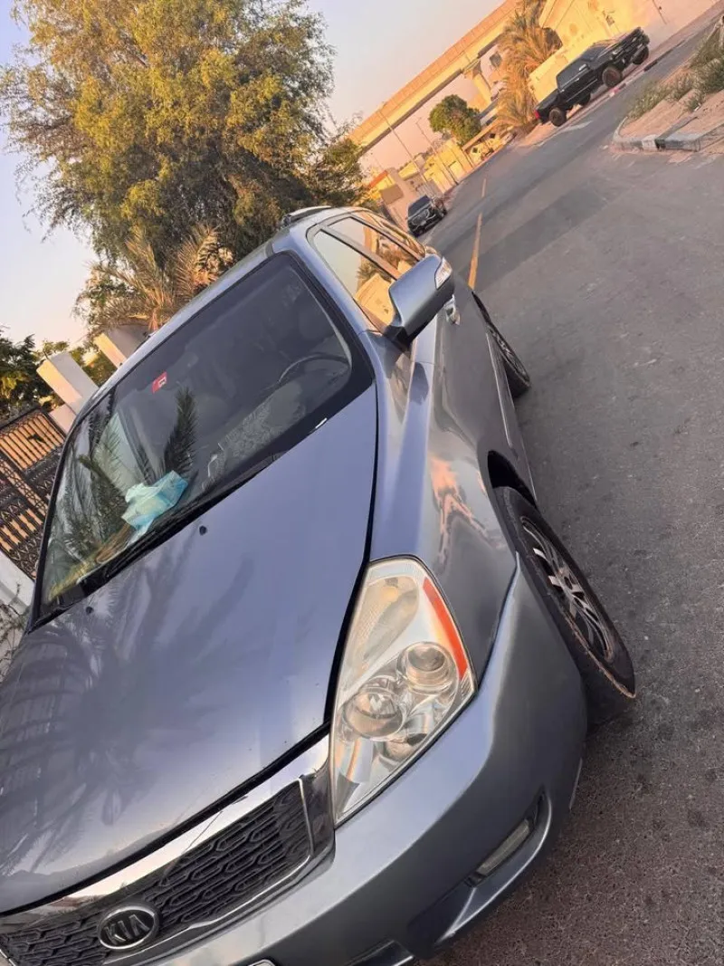 2012 Kia Sedona in Dubai
