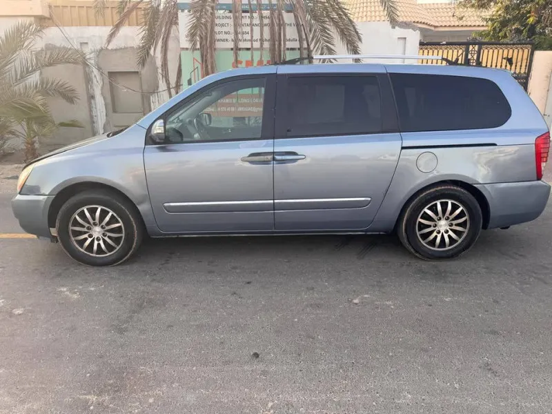2012 Kia Sedona in Dubai