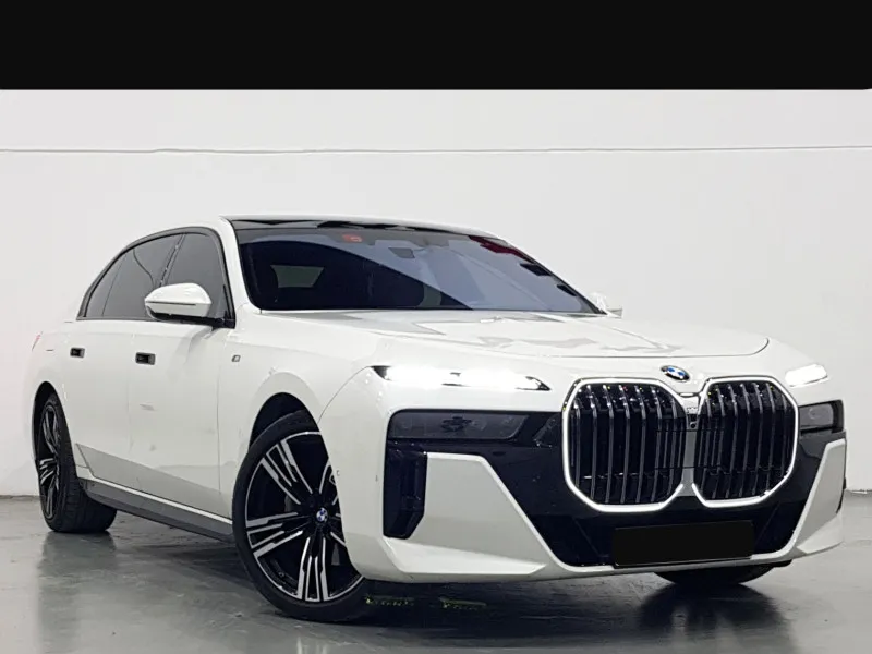2023 BMW 7-Series in Dubai