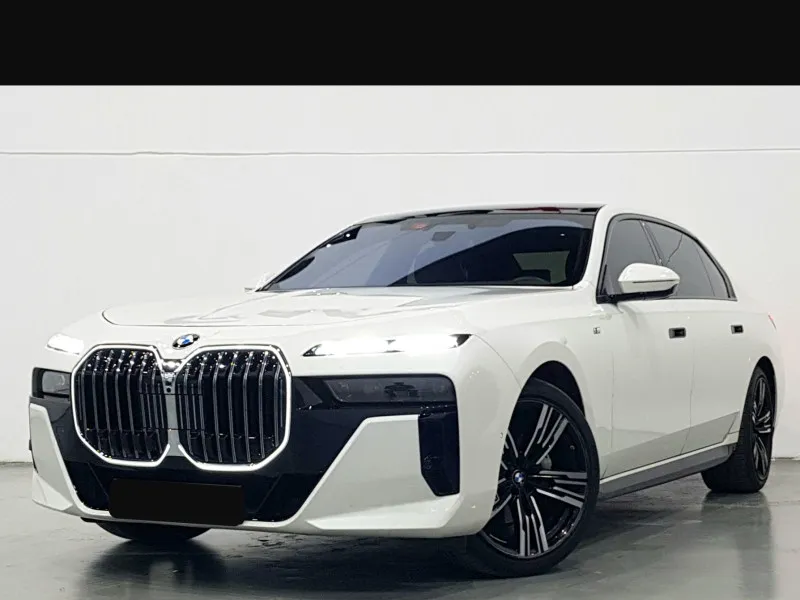 2023 BMW 7-Series in Dubai