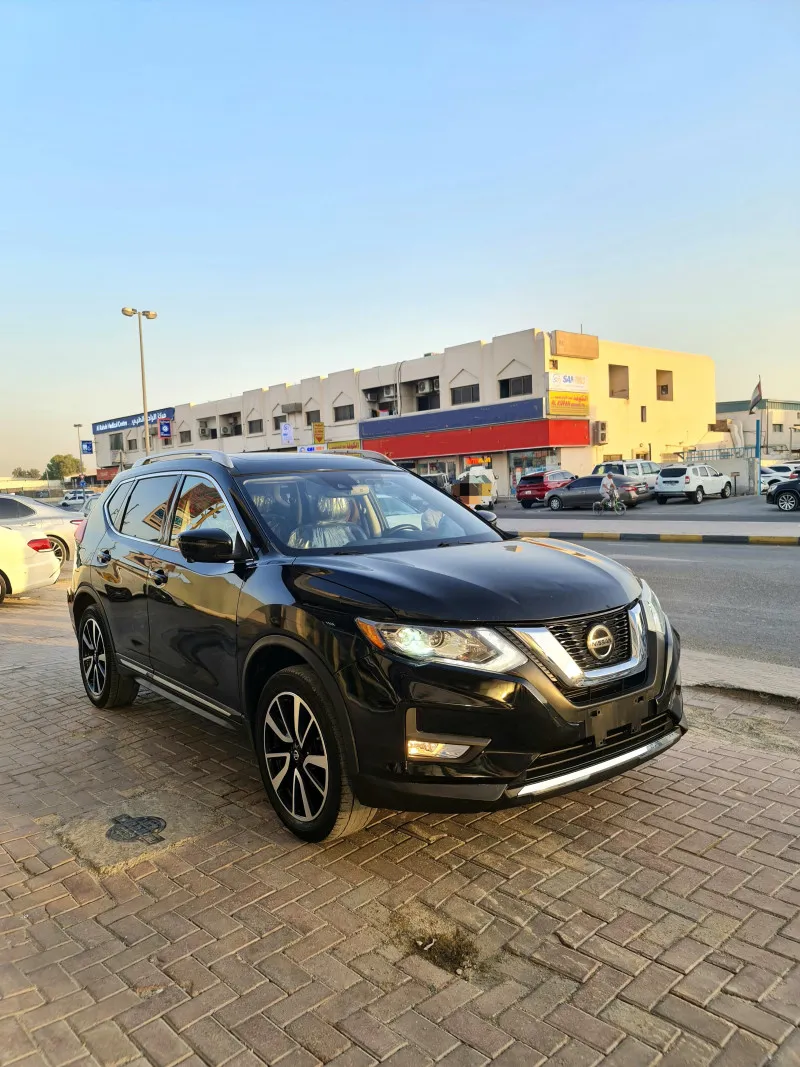 2018 نيسان روج in Dubai
