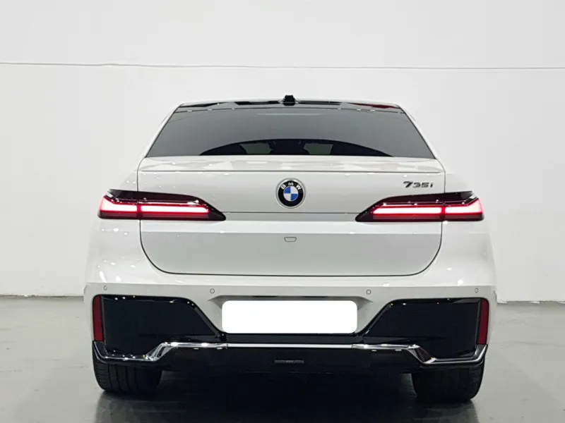 2023 BMW 7-Series in Dubai