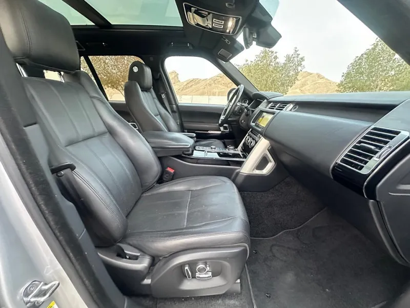 2017 Land Rover Range Rover in Dubai