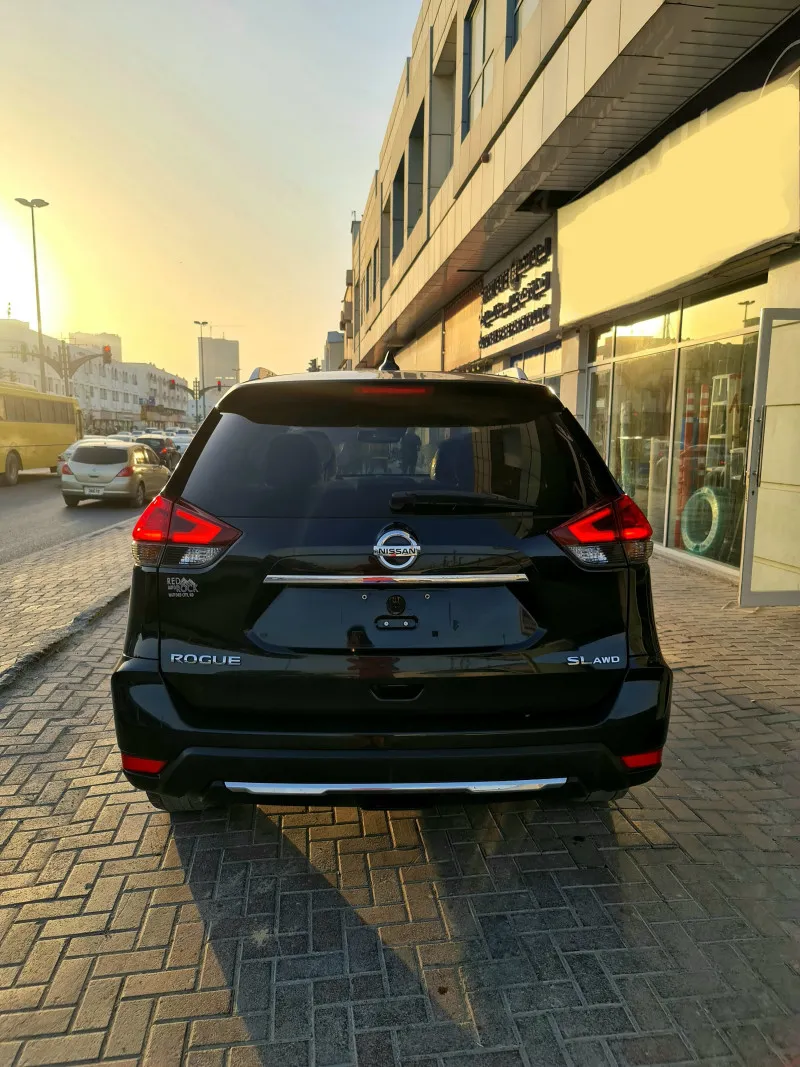 2018 نيسان روج in Dubai