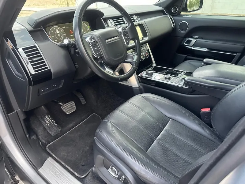 2017 Land Rover Range Rover in Dubai