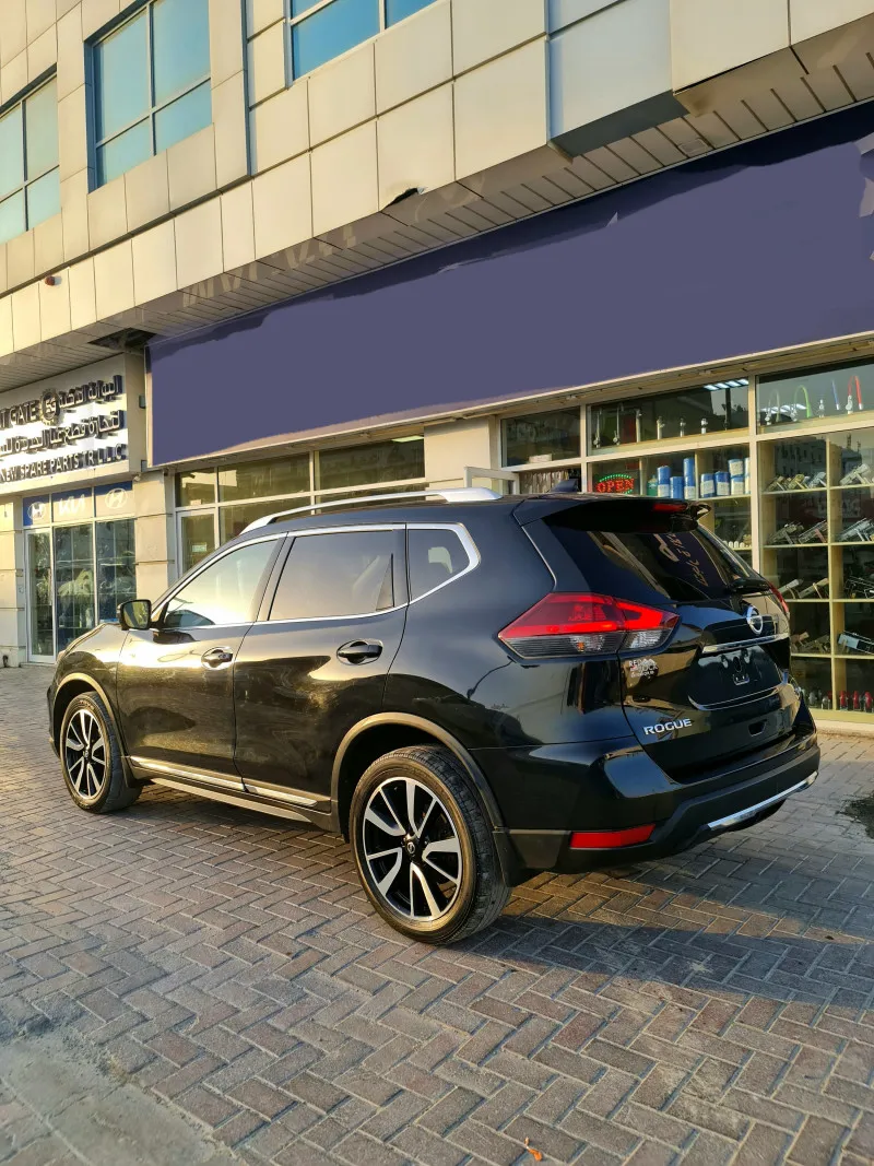 2018 نيسان روج in Dubai