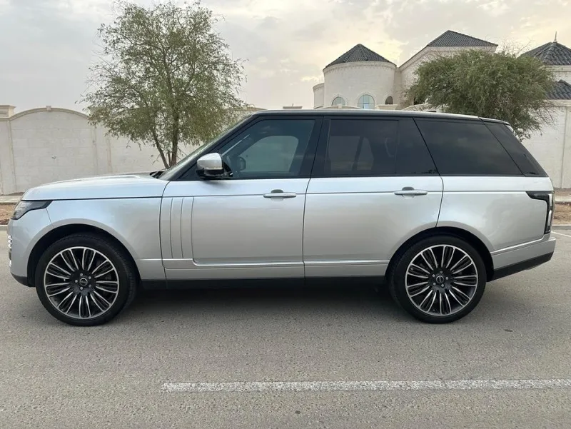 2017 Land Rover Range Rover in Dubai