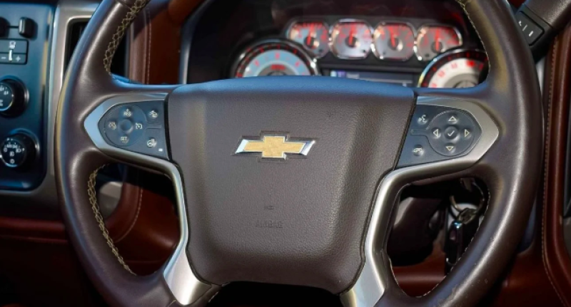 2015 Chevrolet Silverado in dubai