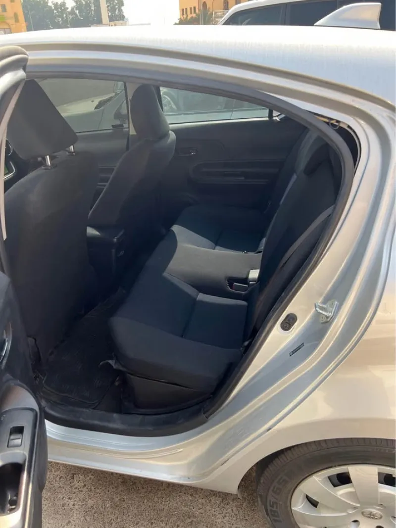 2015 Toyota Prius in Dubai