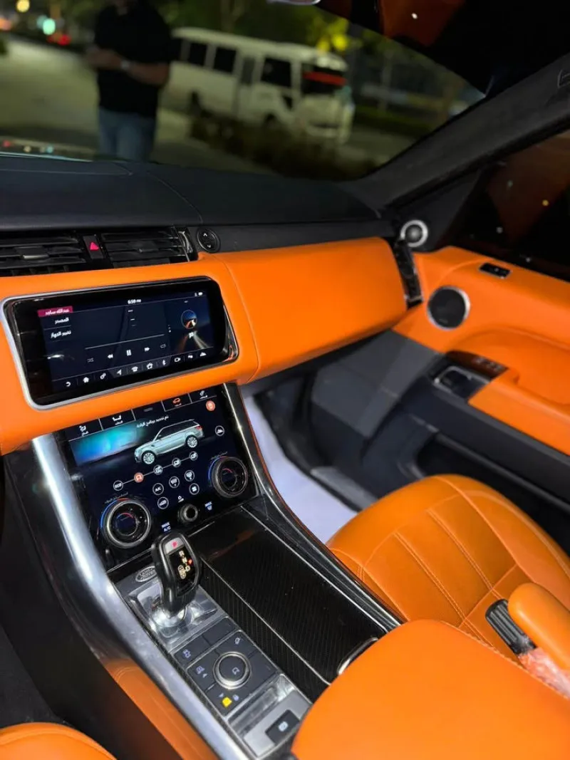 2018 Land Rover Range Rover Sport in Dubai