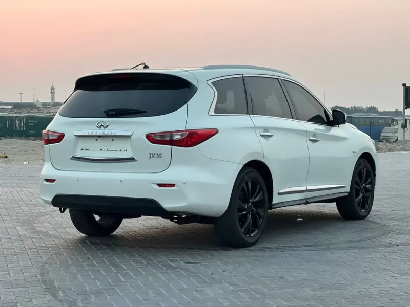 2013 Infiniti JX35 in Dubai