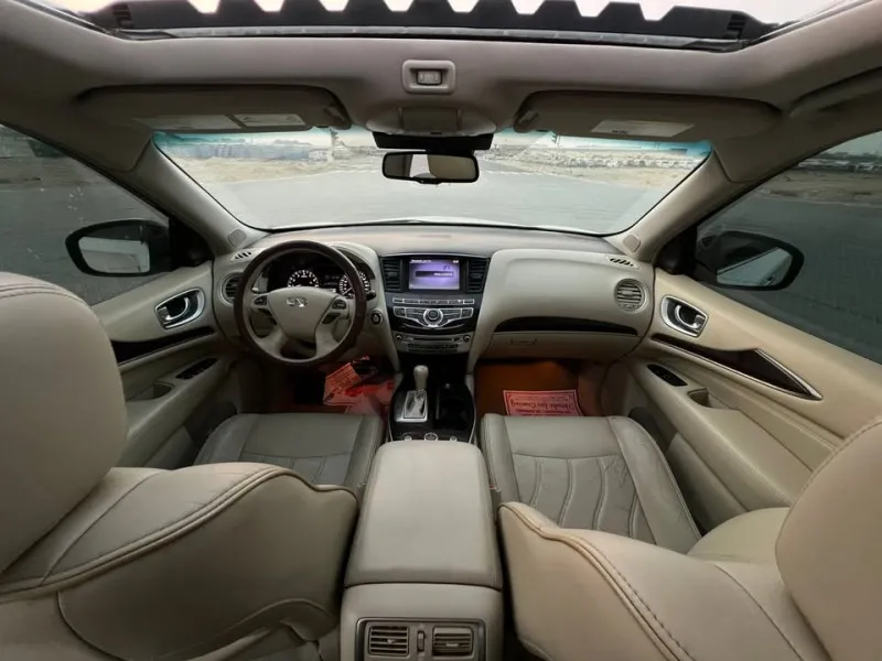 2013 Infiniti JX35 in Dubai
