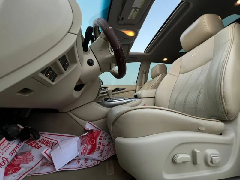 2013 Infiniti JX35 in Dubai