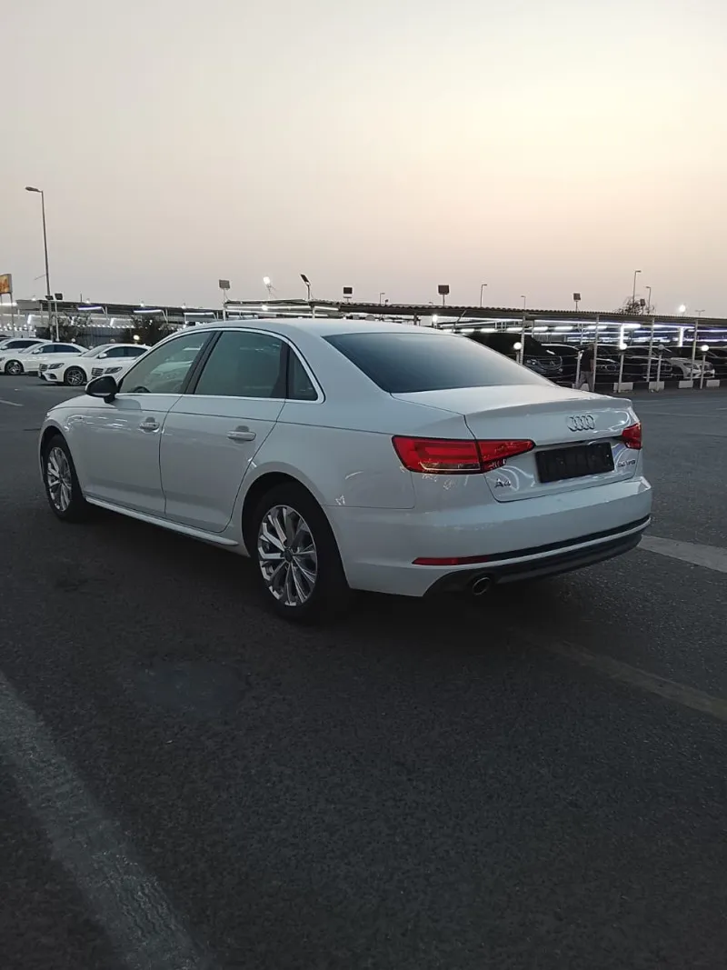 2018 اودي آي ٤ in Dubai