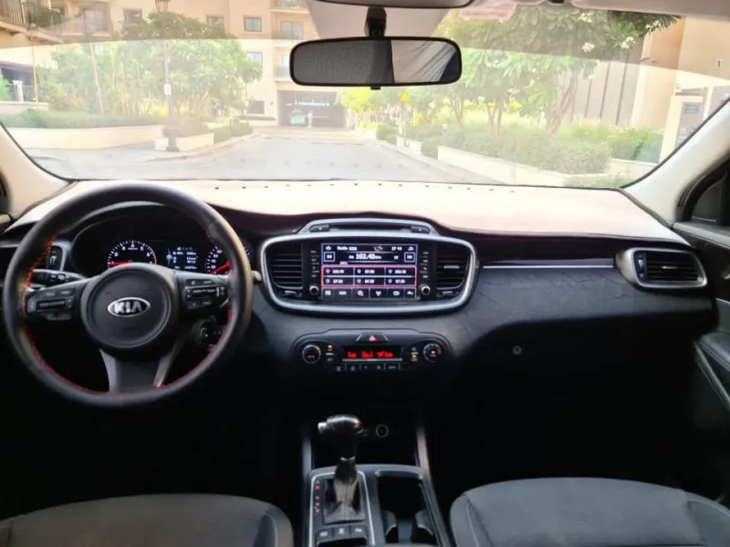 2016 Kia Sorento in Dubai