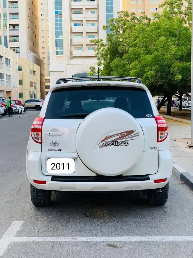 2011 تويوتا راف ٤ in Dubai