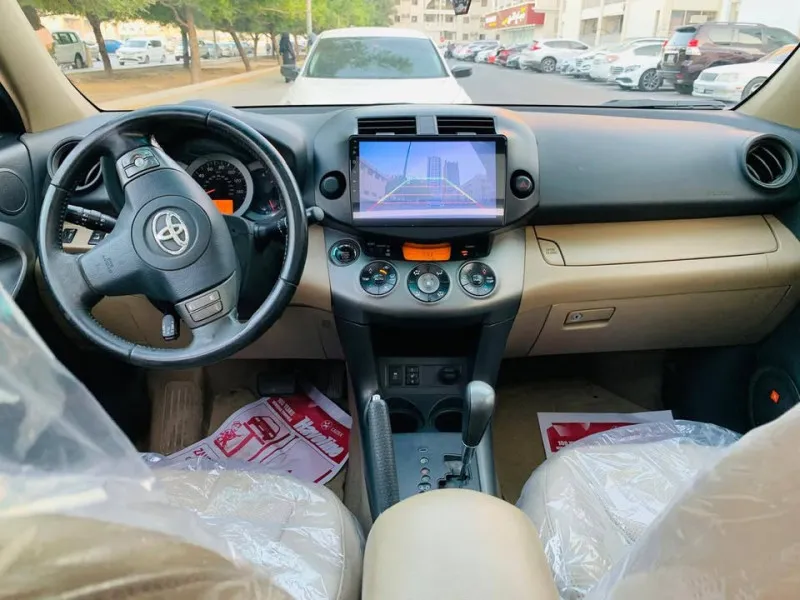 2011 تويوتا راف ٤ in Dubai