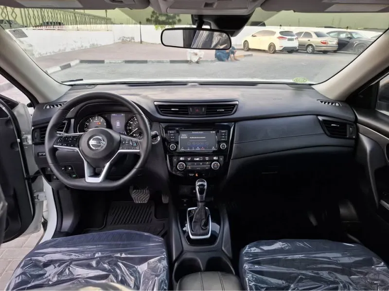 2020 Nissan Rogue in Dubai