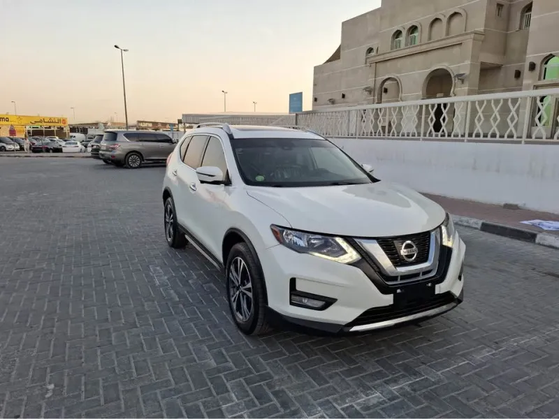 2020 Nissan Rogue in Dubai