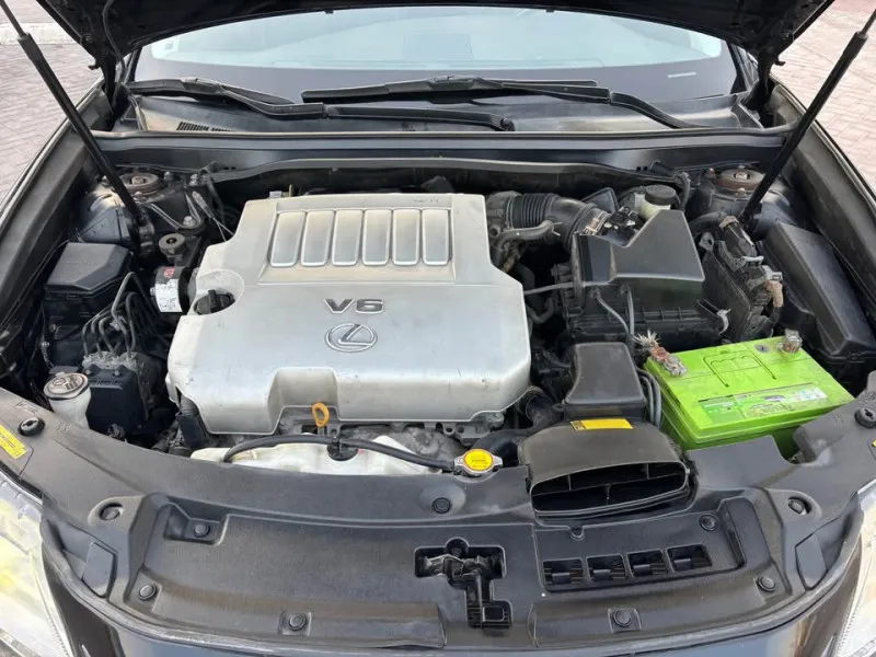 2013 Lexus ES in Dubai