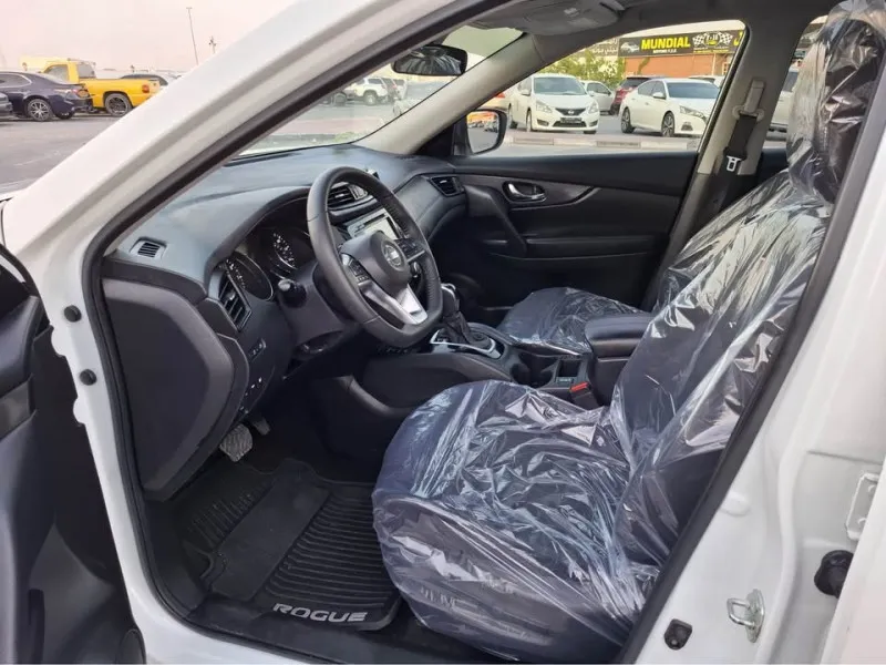 2020 Nissan Rogue in Dubai